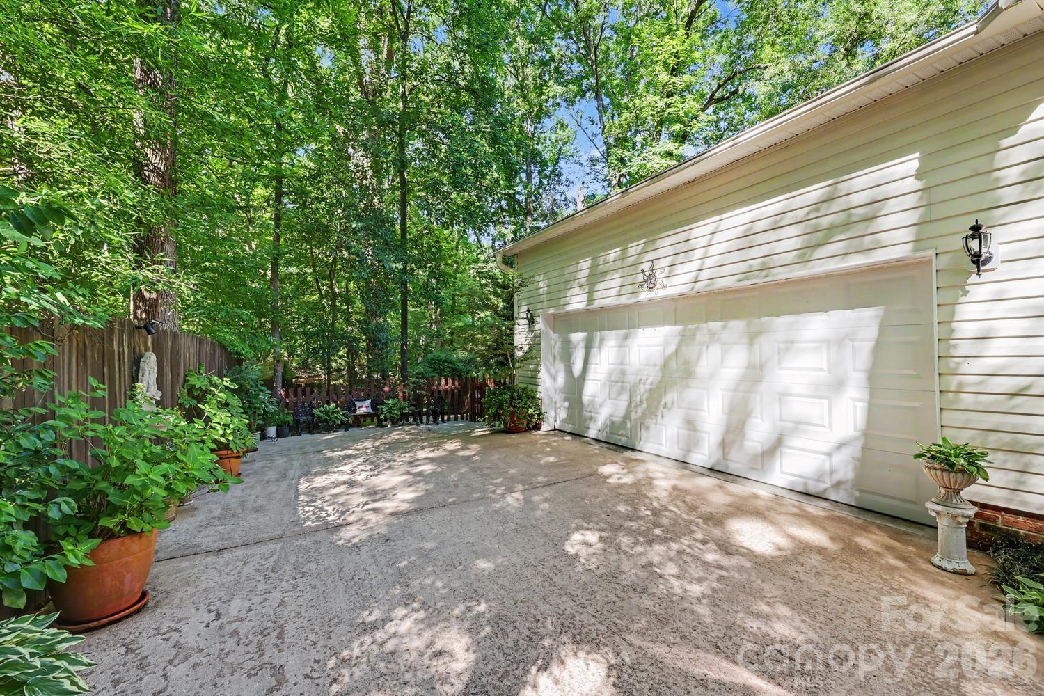 10112 Idlewild Road