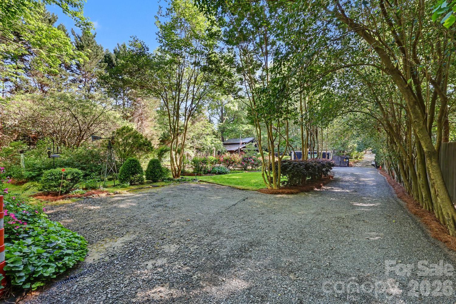 10112 Idlewild Road