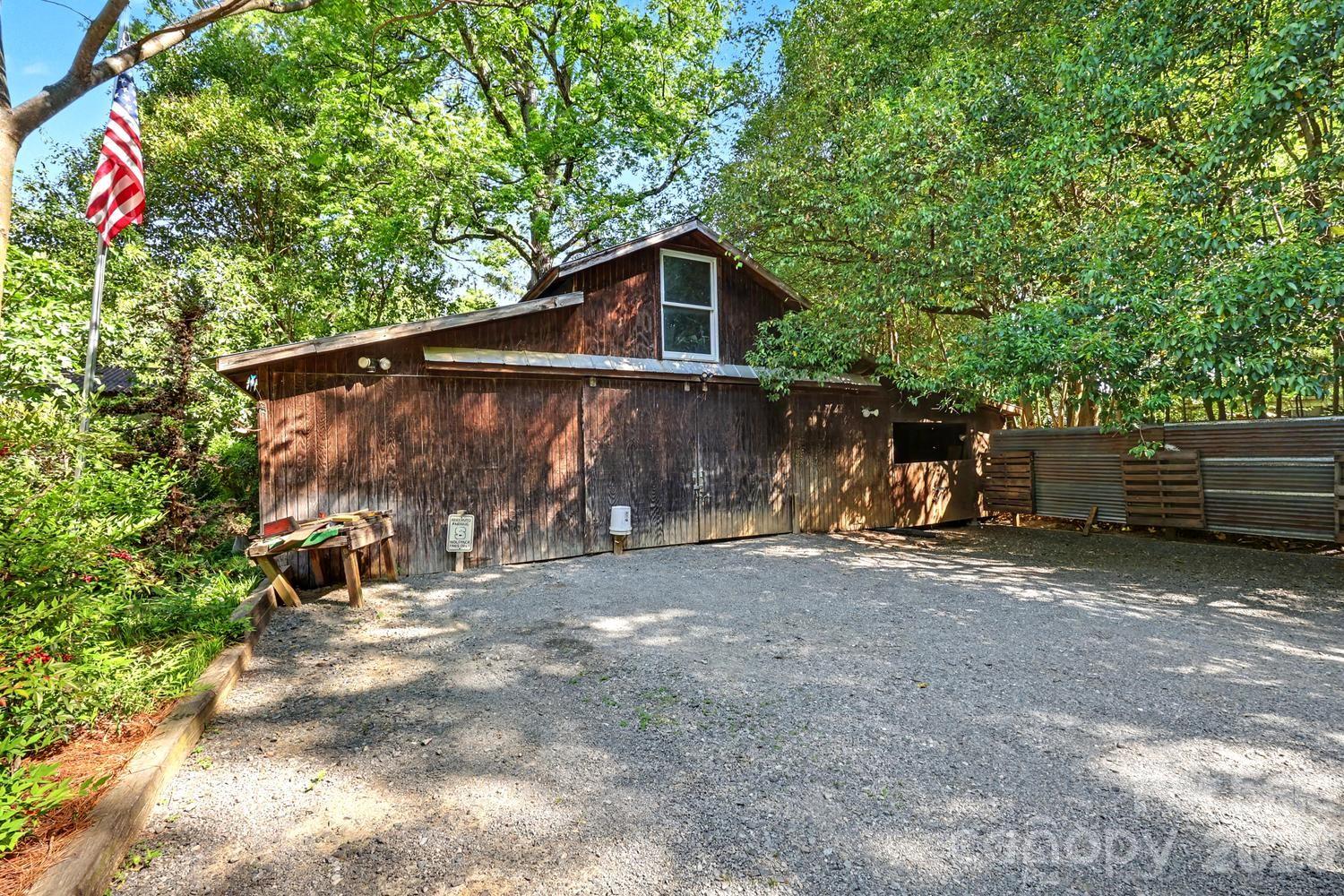 10112 Idlewild Road