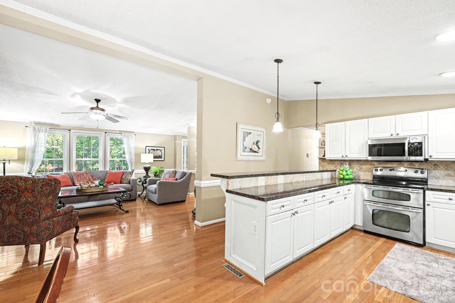10112 Idlewild Road