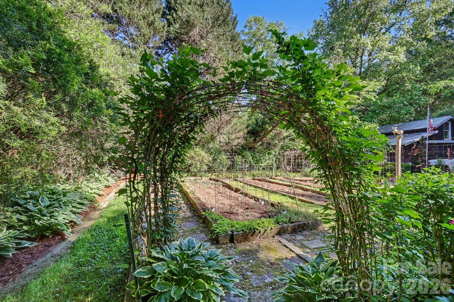 10112 Idlewild Road