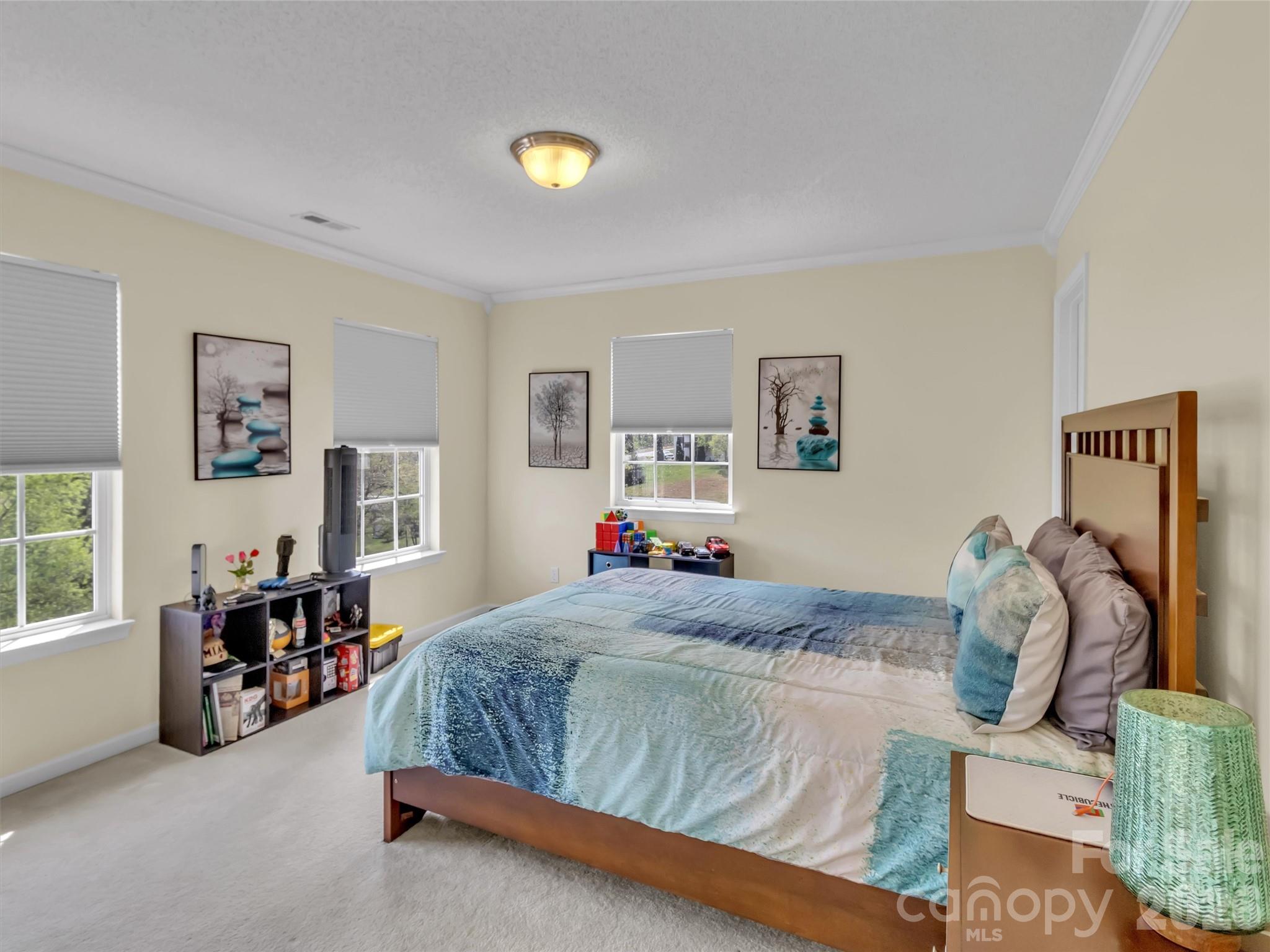 237 Midway Crossing