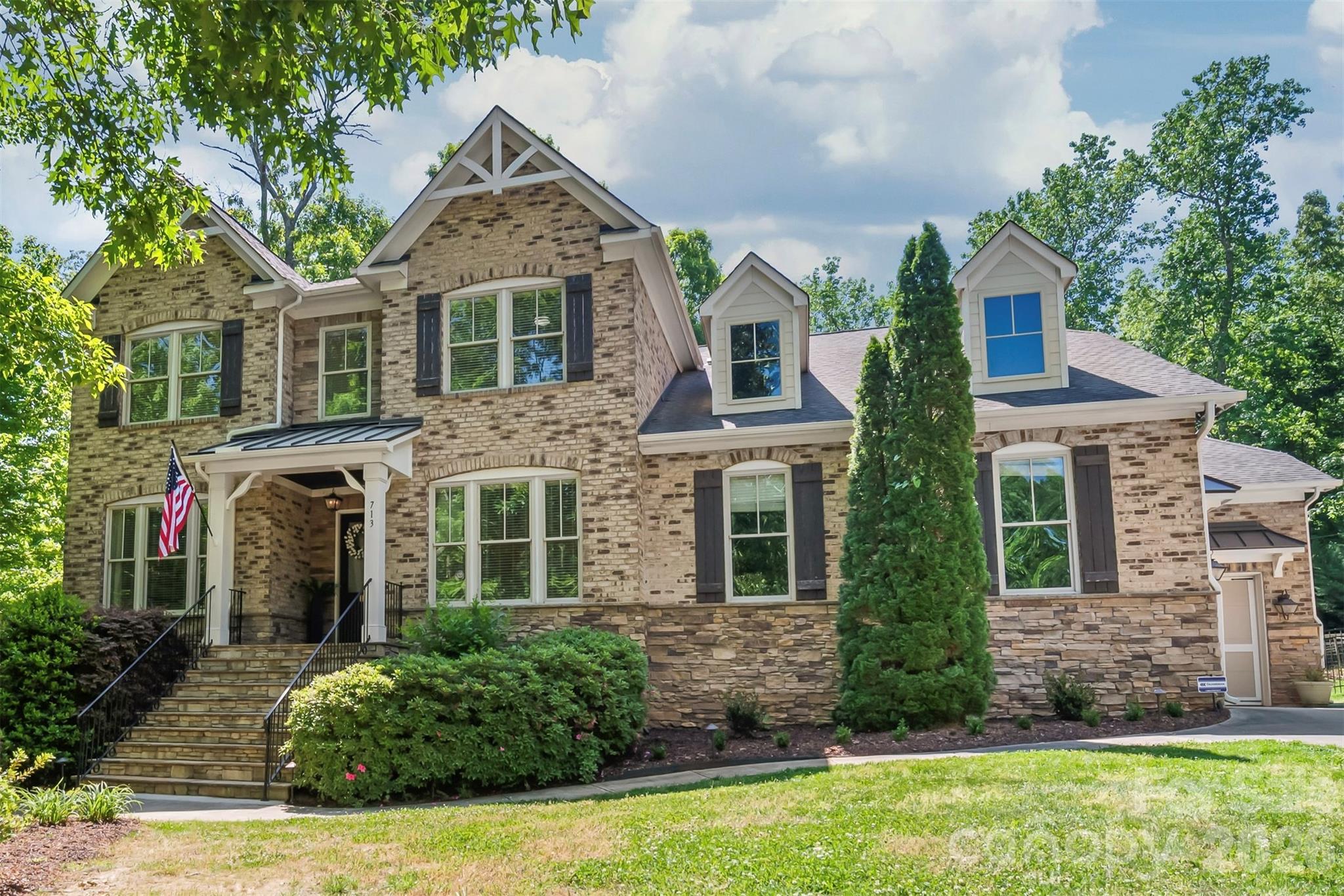 713 Woodcliff Court