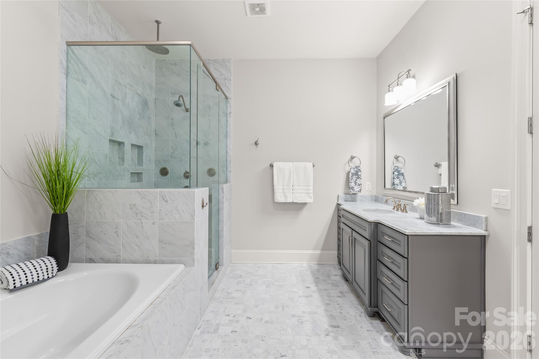 713 Woodcliff Court