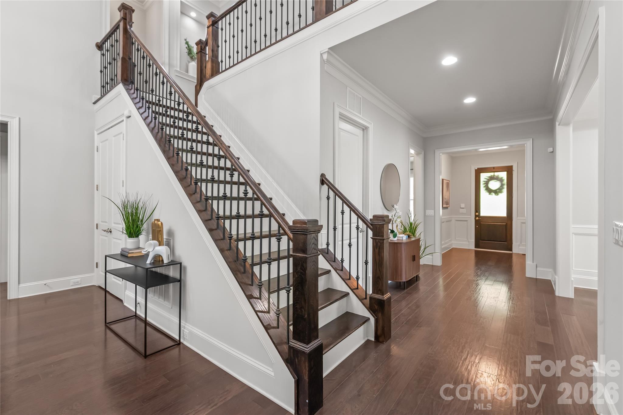 713 Woodcliff Court