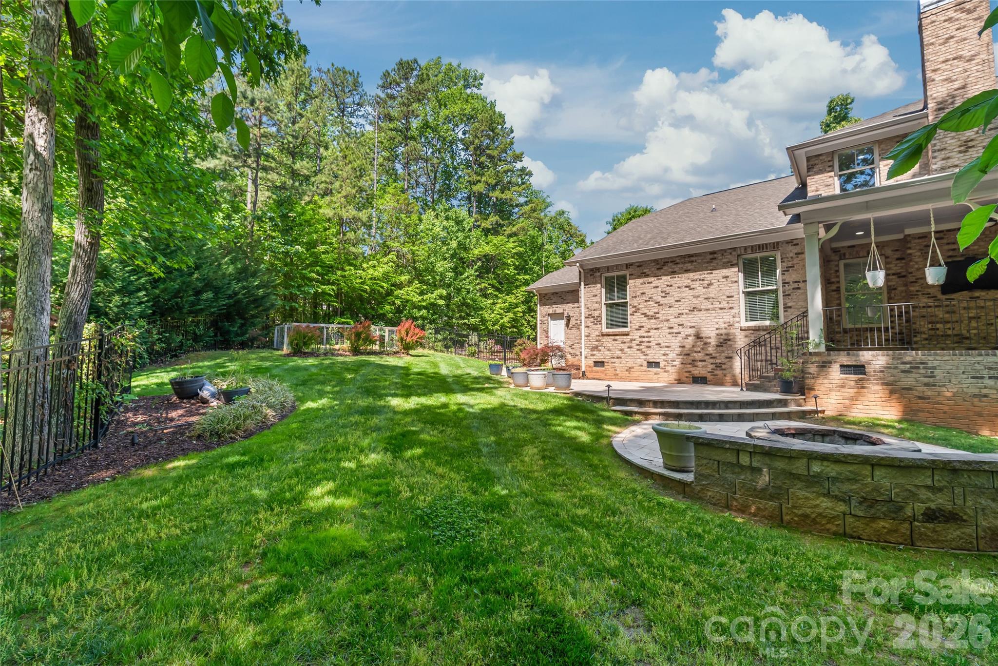 713 Woodcliff Court