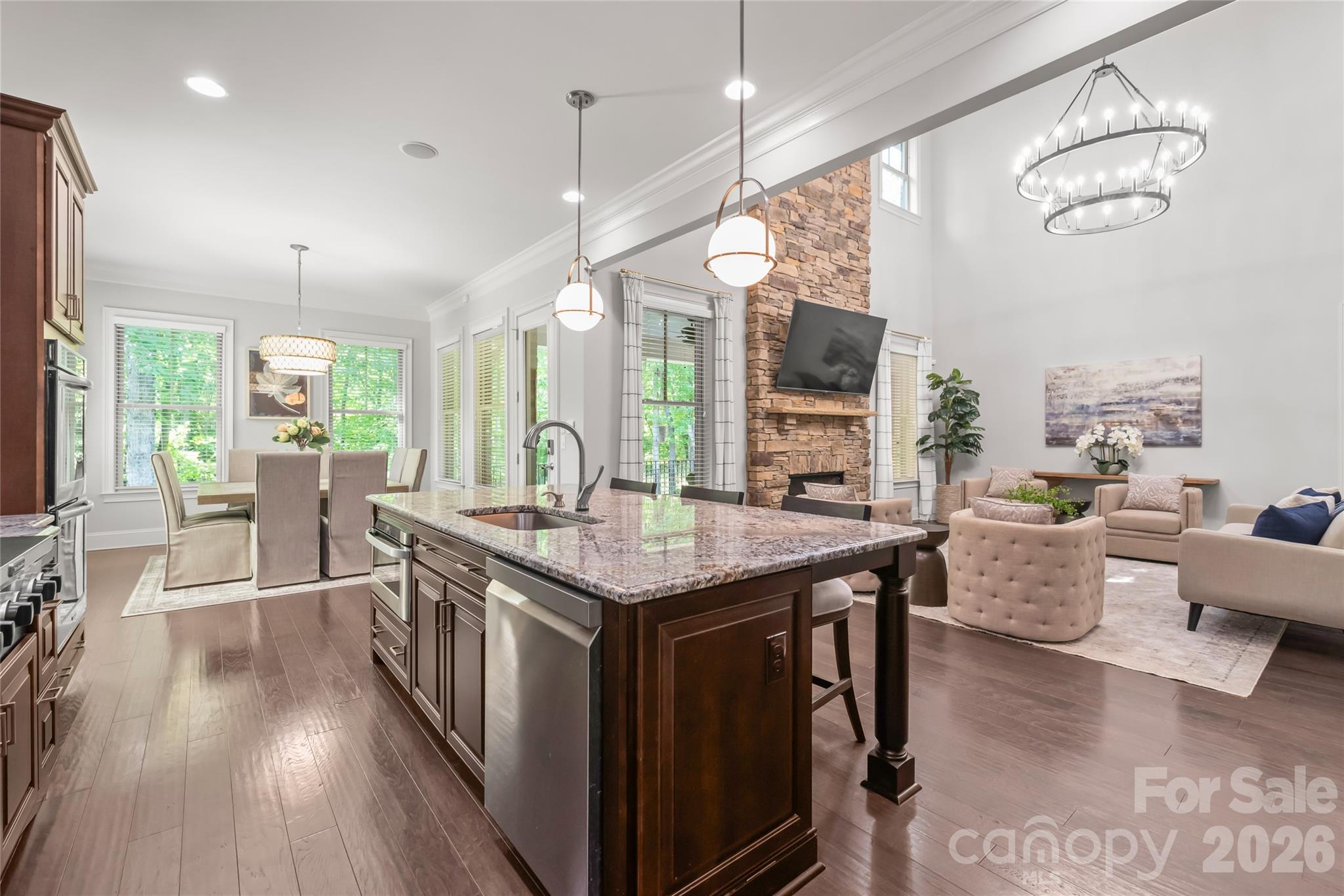 713 Woodcliff Court