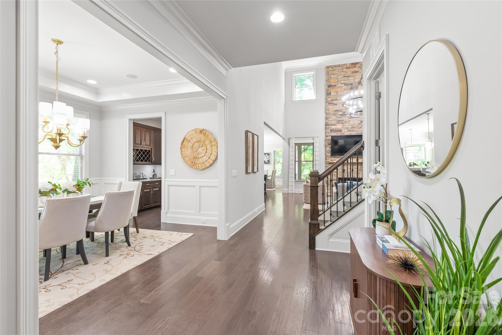 713 Woodcliff Court