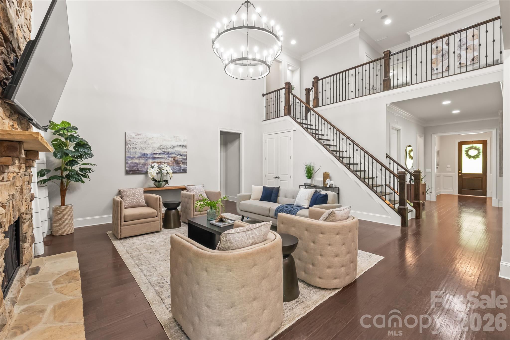 713 Woodcliff Court