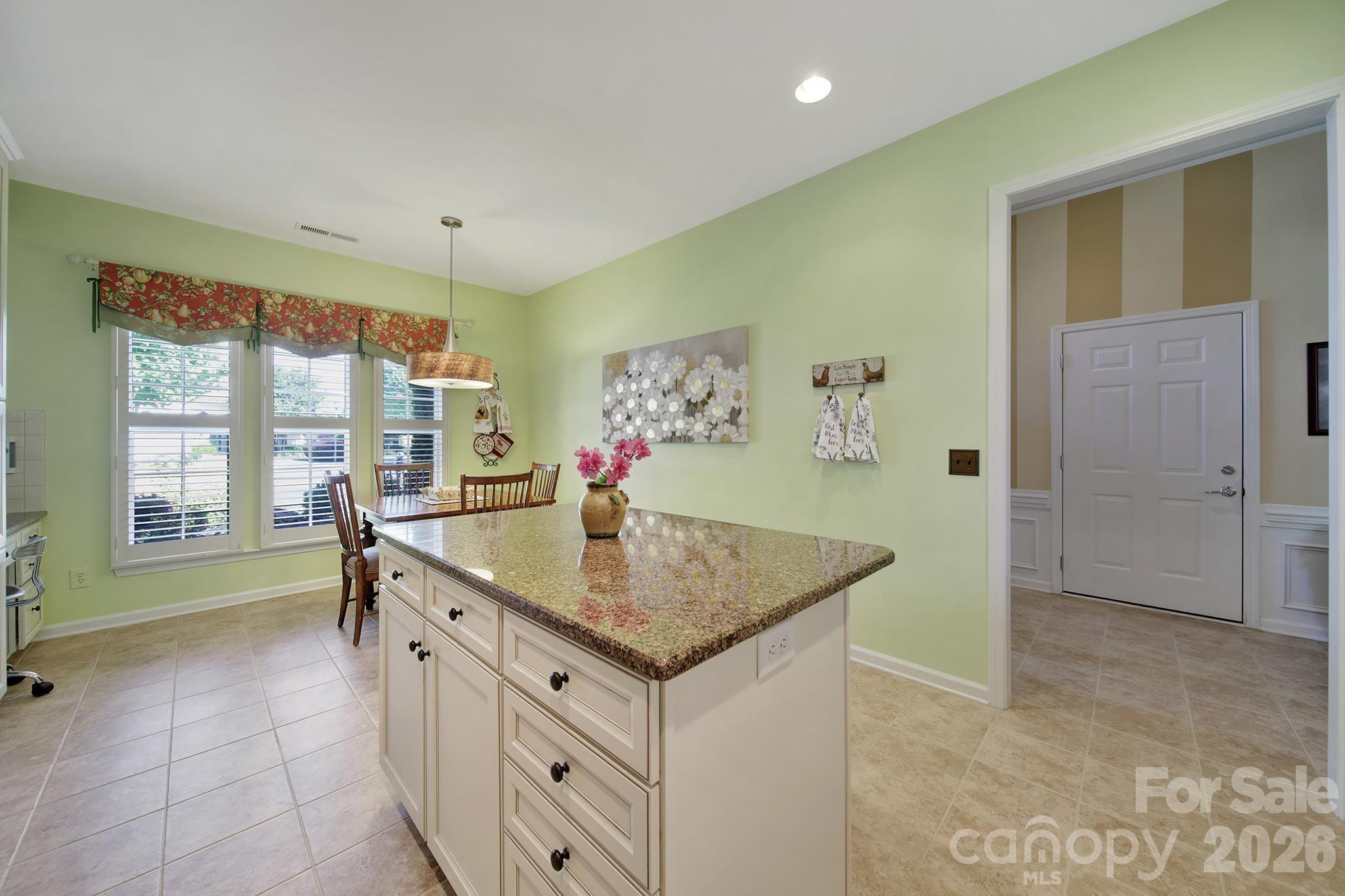 3021 Voyageurs Way