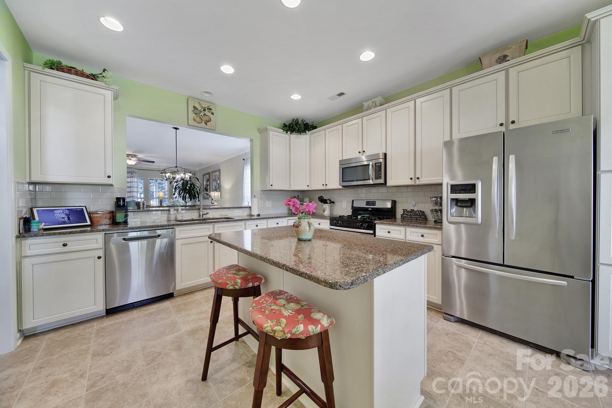 3021 Voyageurs Way