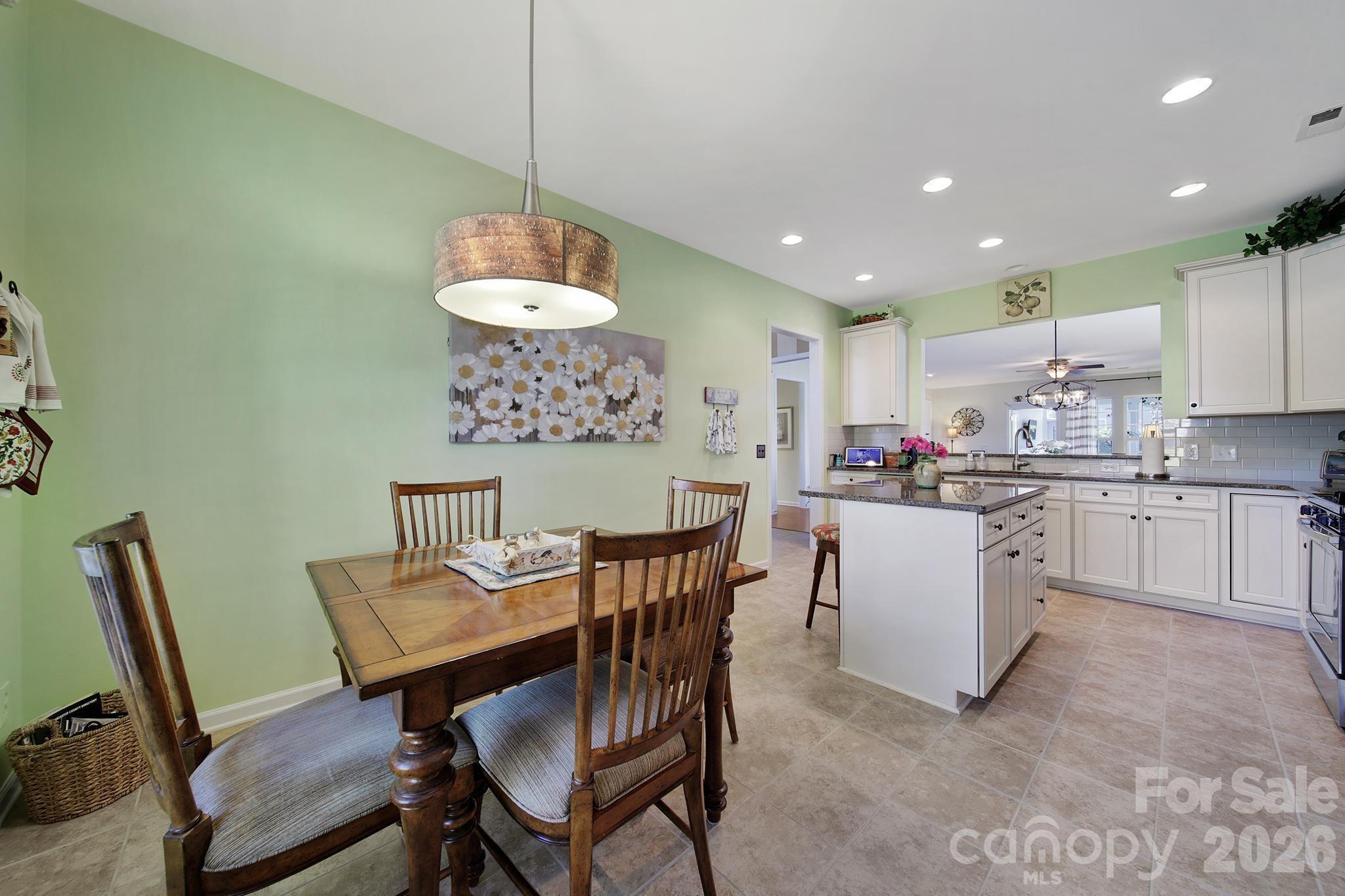 3021 Voyageurs Way