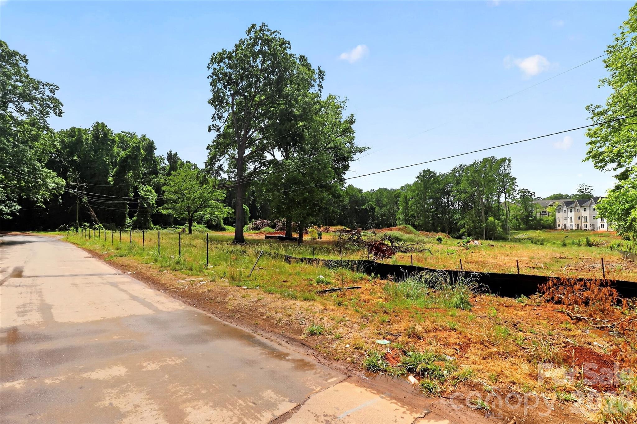 3000+3500 Sloan Drive