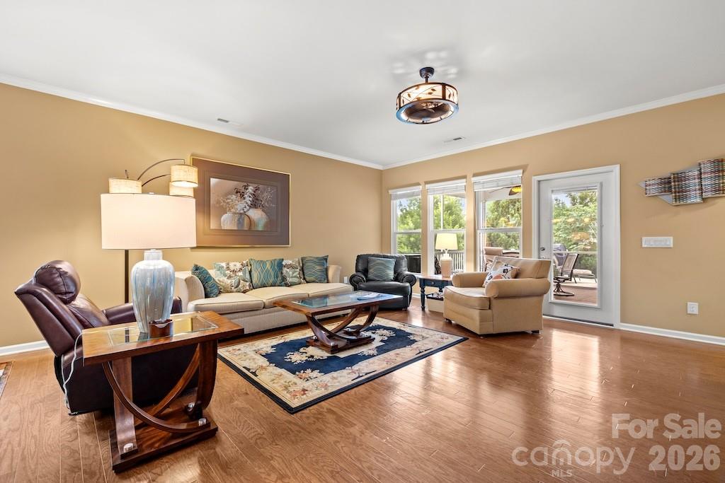7020 Kitty Hawk Lane