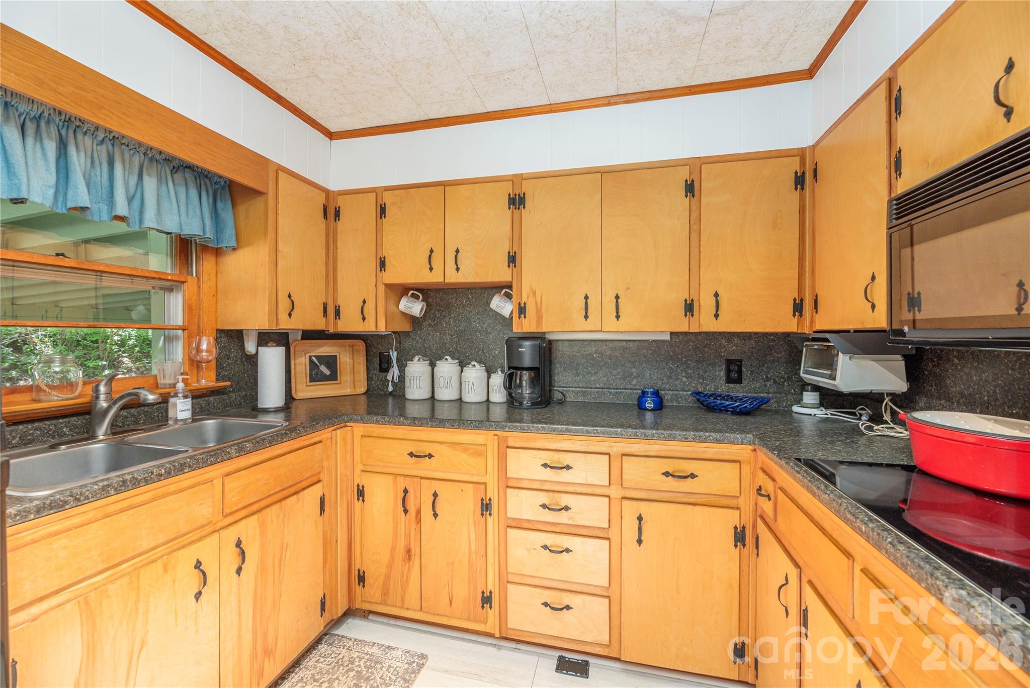 868 Cabin Flats Road