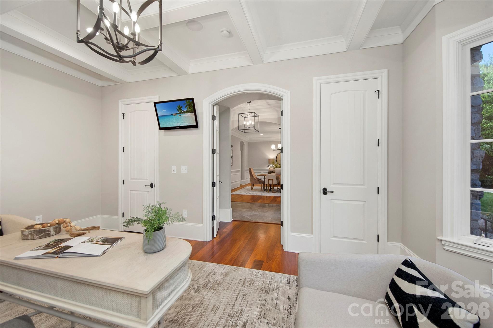 1616 Lookout Circle