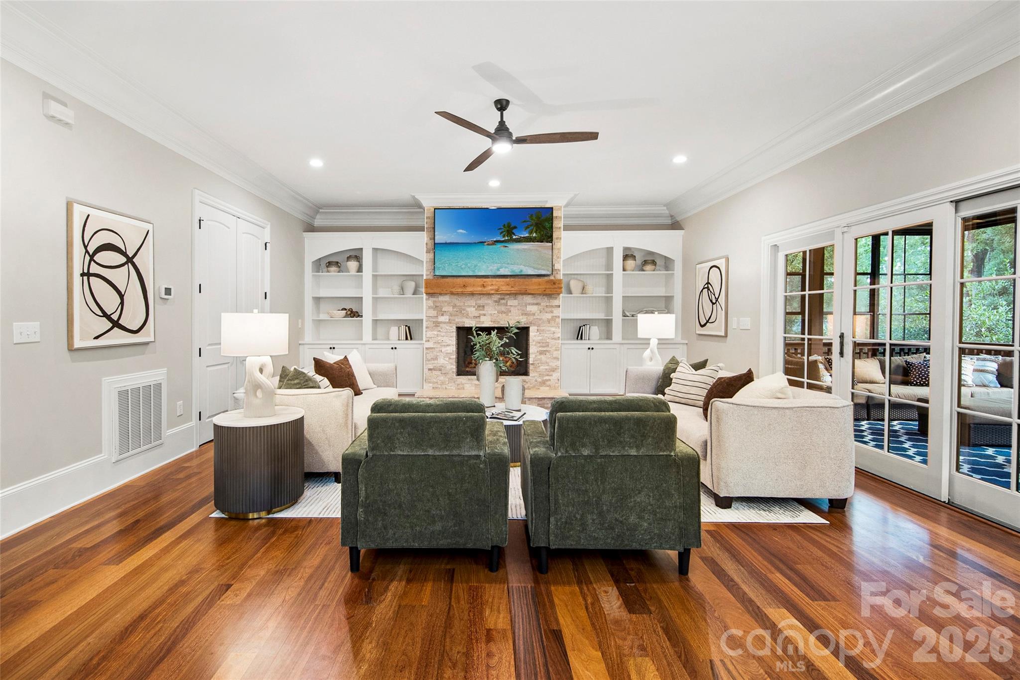 1616 Lookout Circle