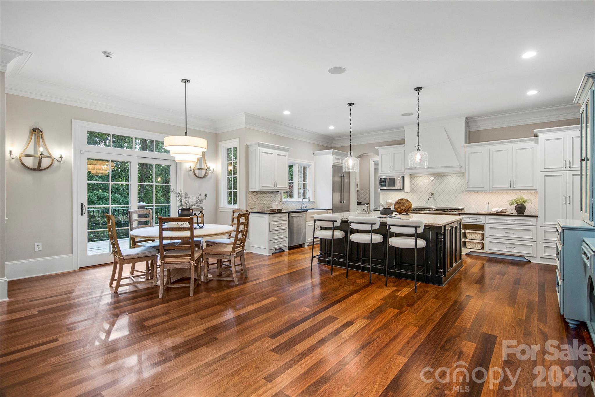 1616 Lookout Circle