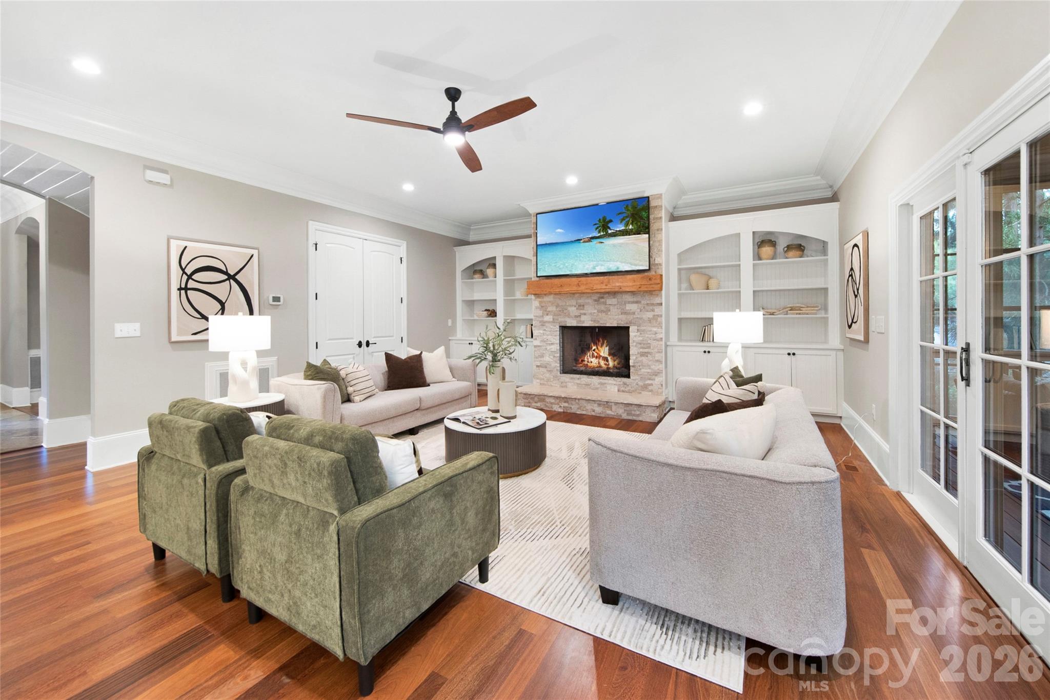 1616 Lookout Circle