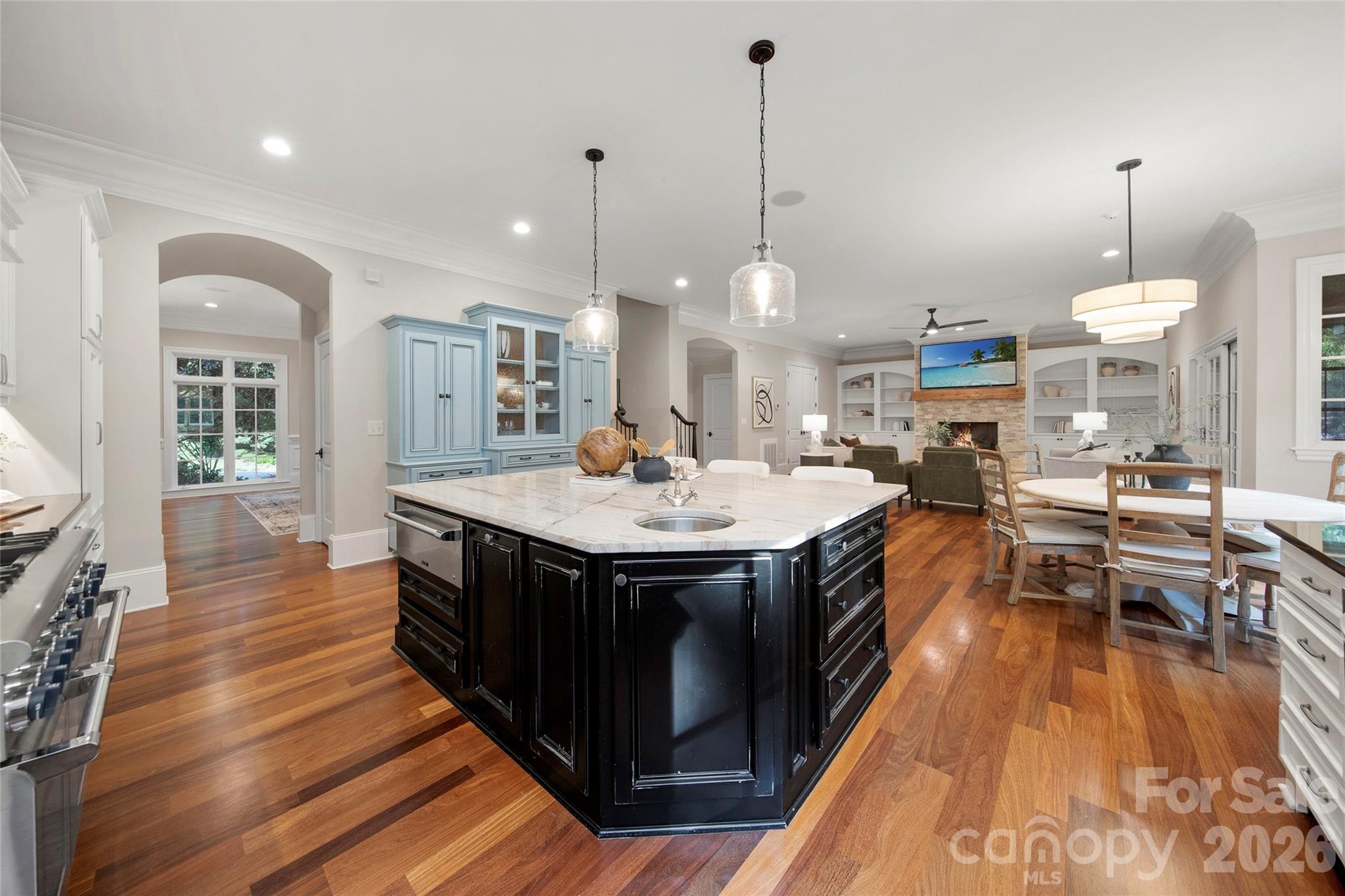 1616 Lookout Circle