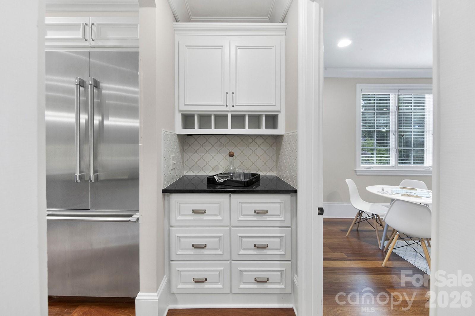 1616 Lookout Circle