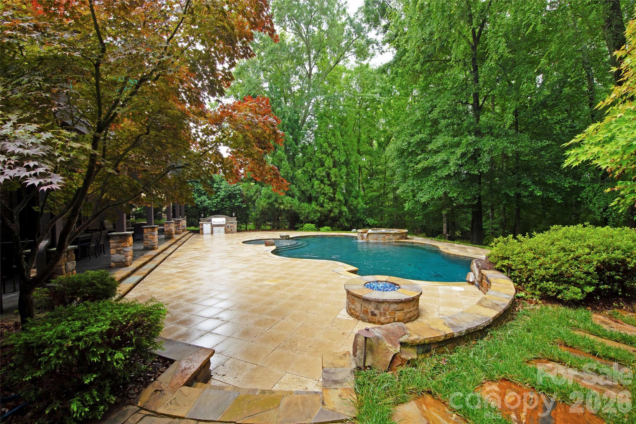 1616 Lookout Circle