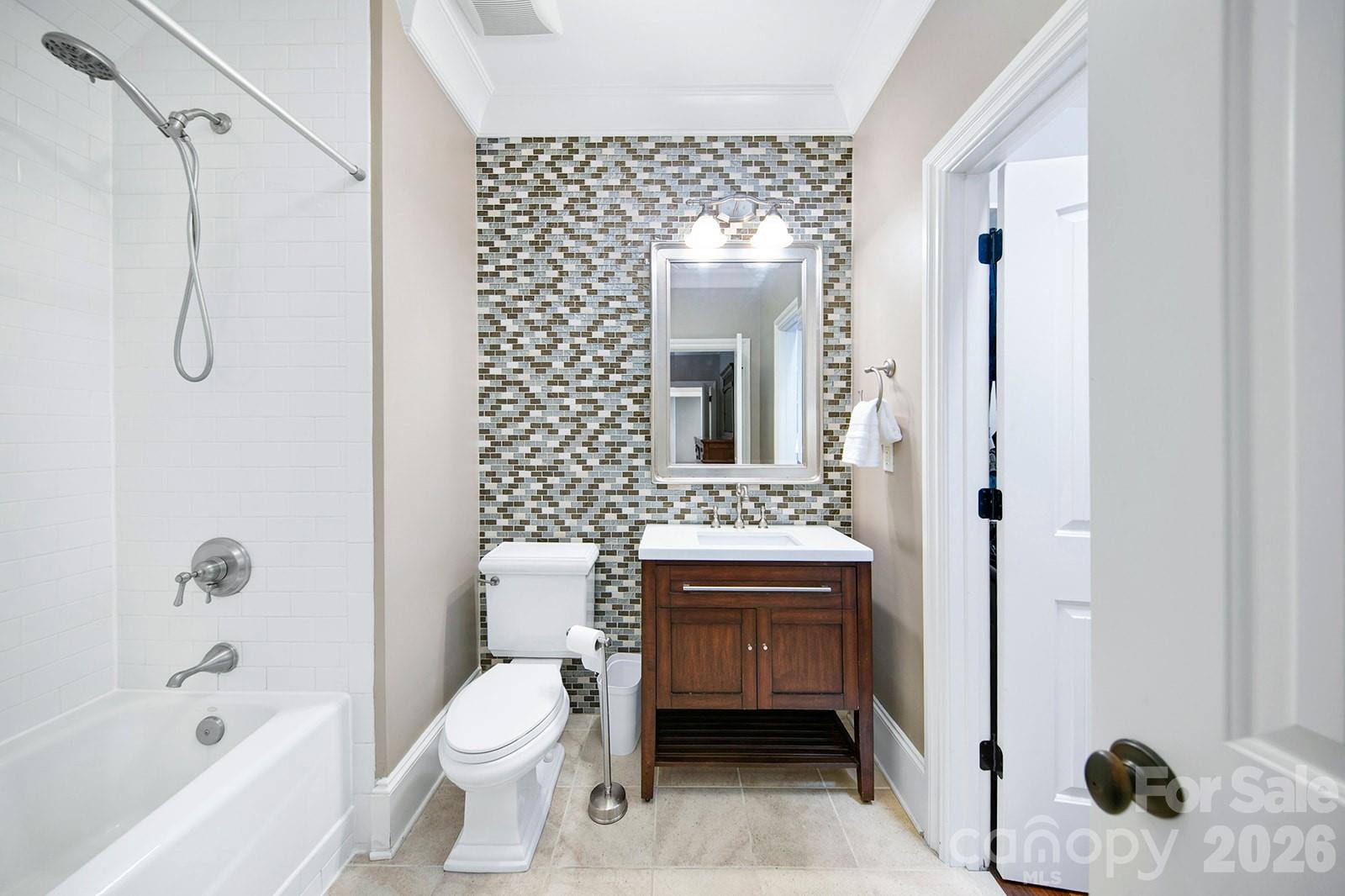 1616 Lookout Circle