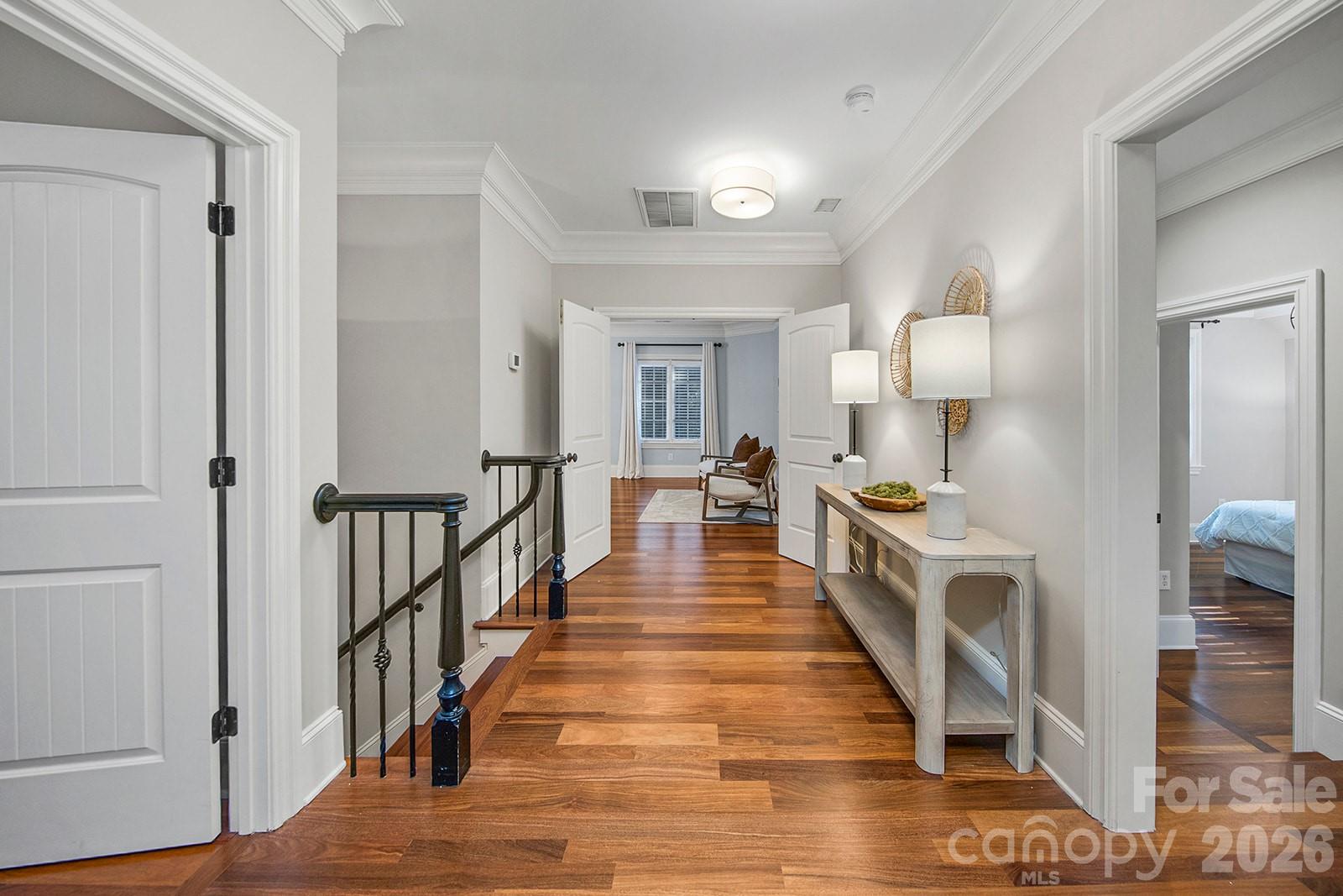 1616 Lookout Circle