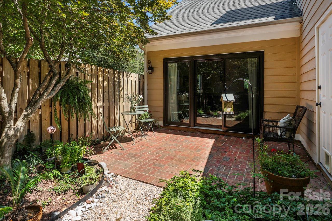 5935 Fitzwilliams Lane