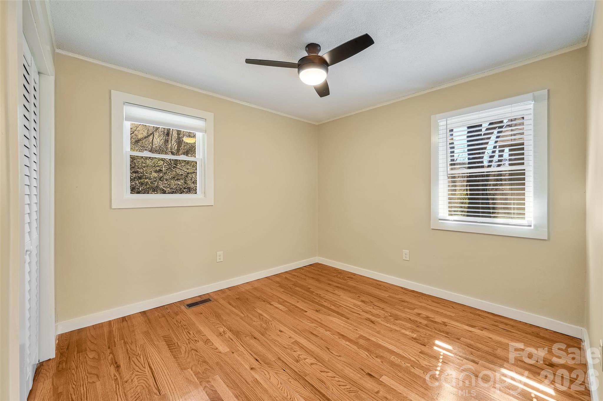 9 Woodfin Avenue