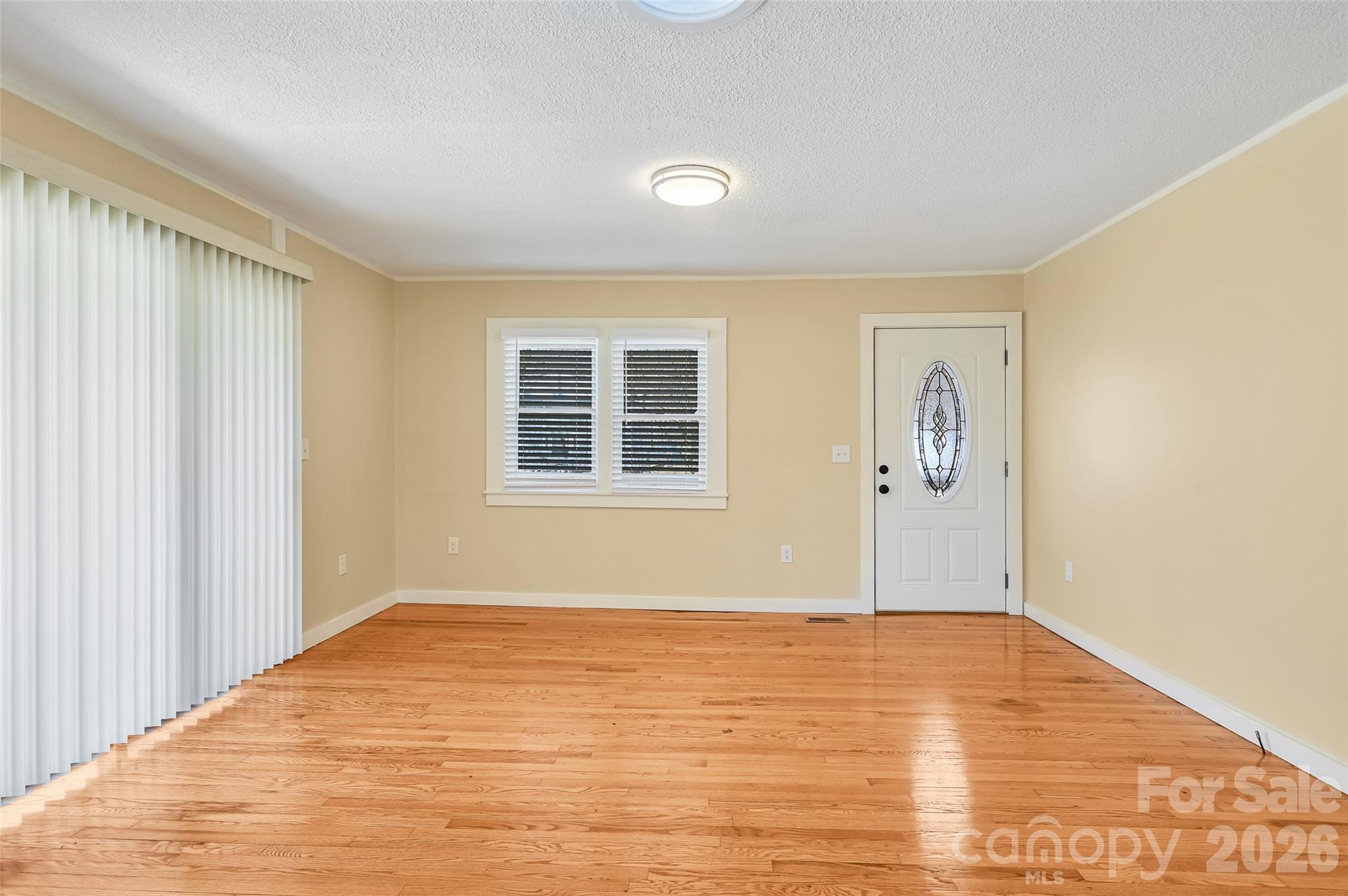 9 Woodfin Avenue