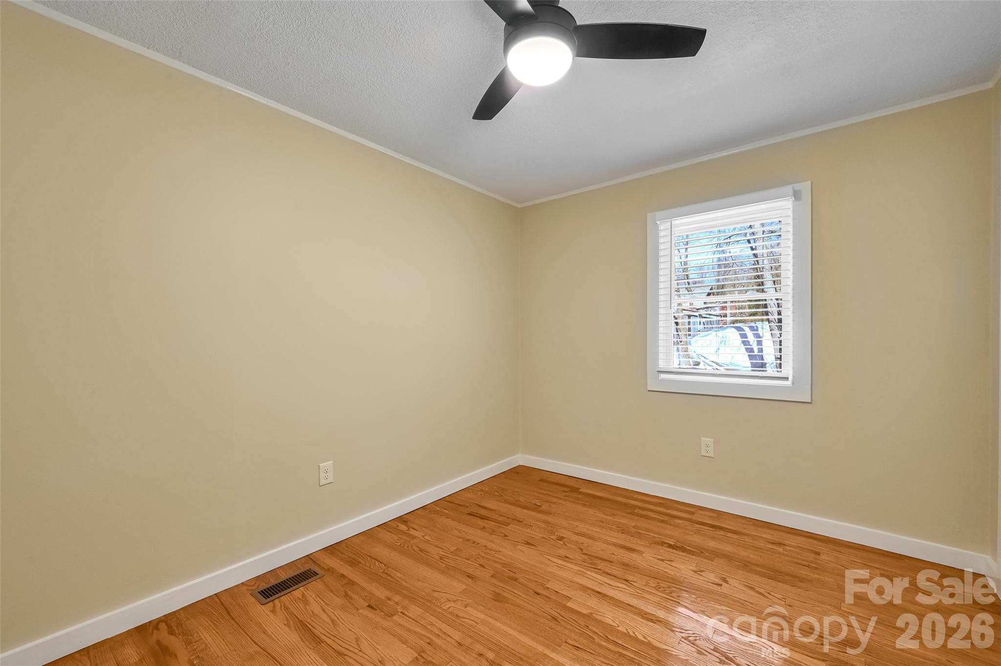 9 Woodfin Avenue