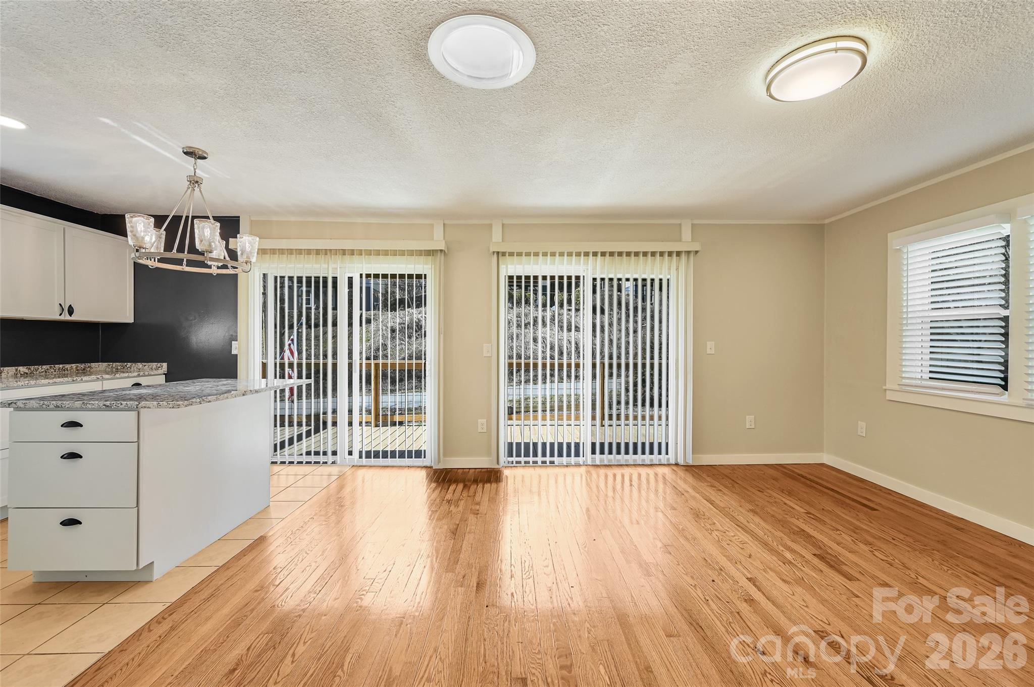 9 Woodfin Avenue
