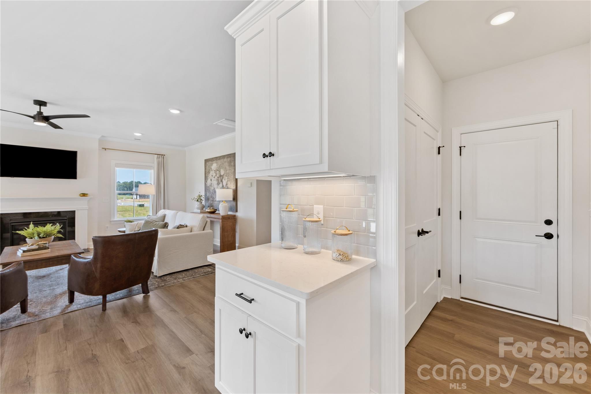 1270 Archer Loop Unit: 30