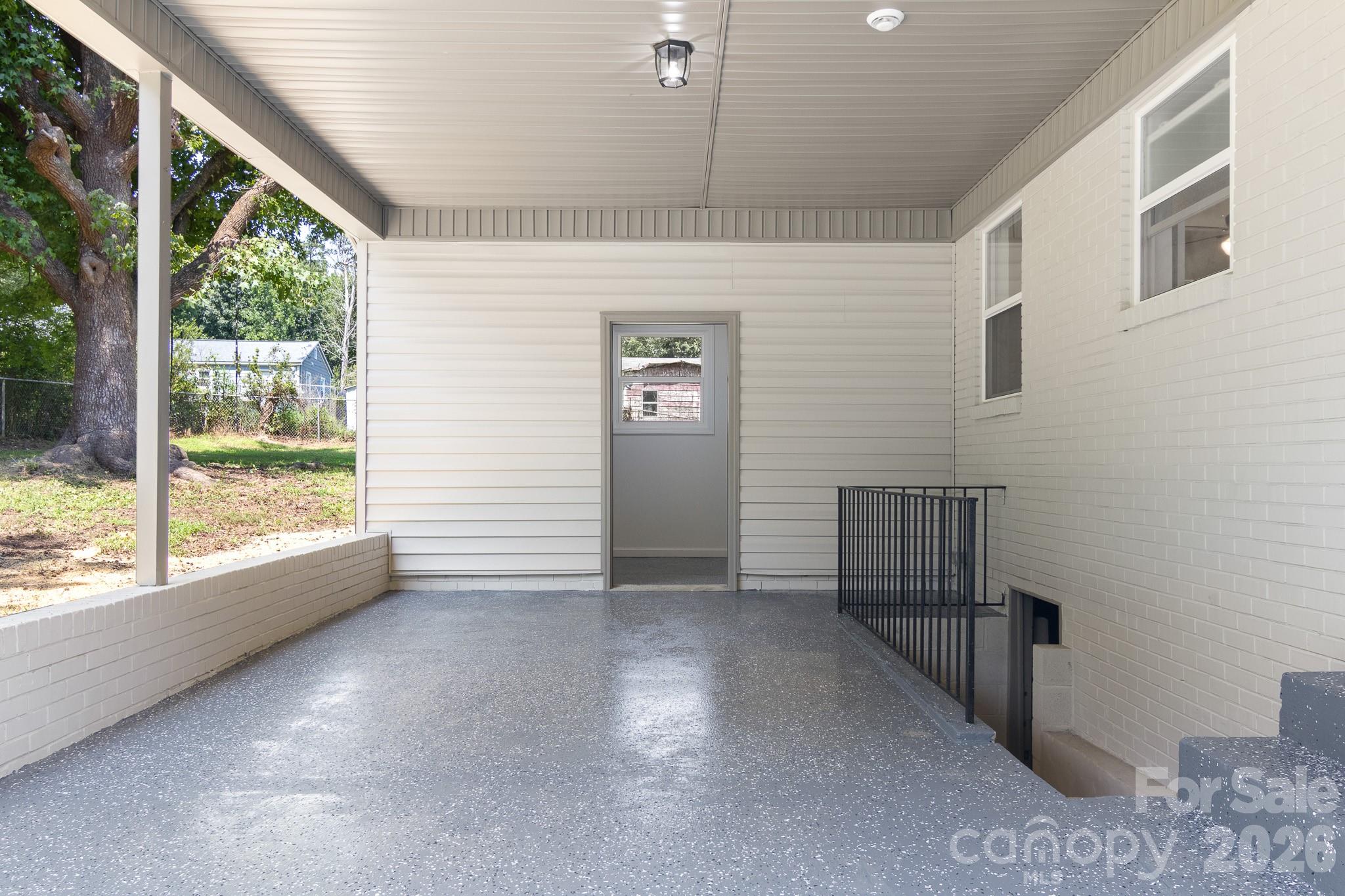2325 Fowler Street