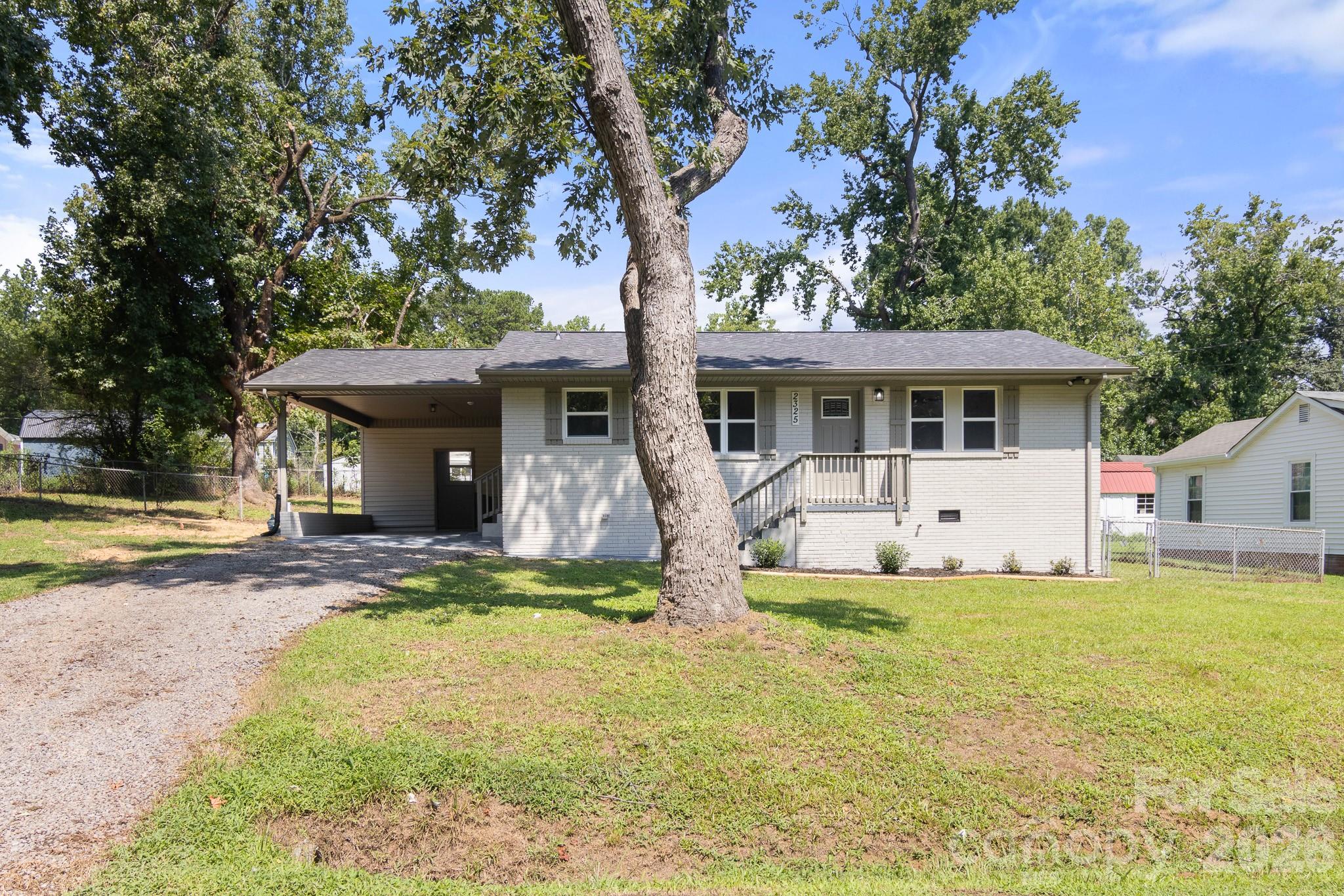 2325 Fowler Street