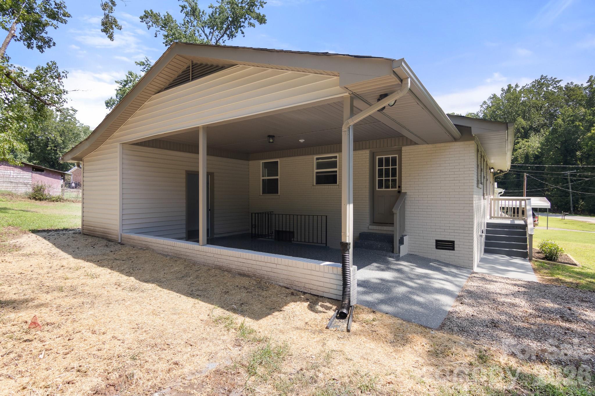 2325 Fowler Street