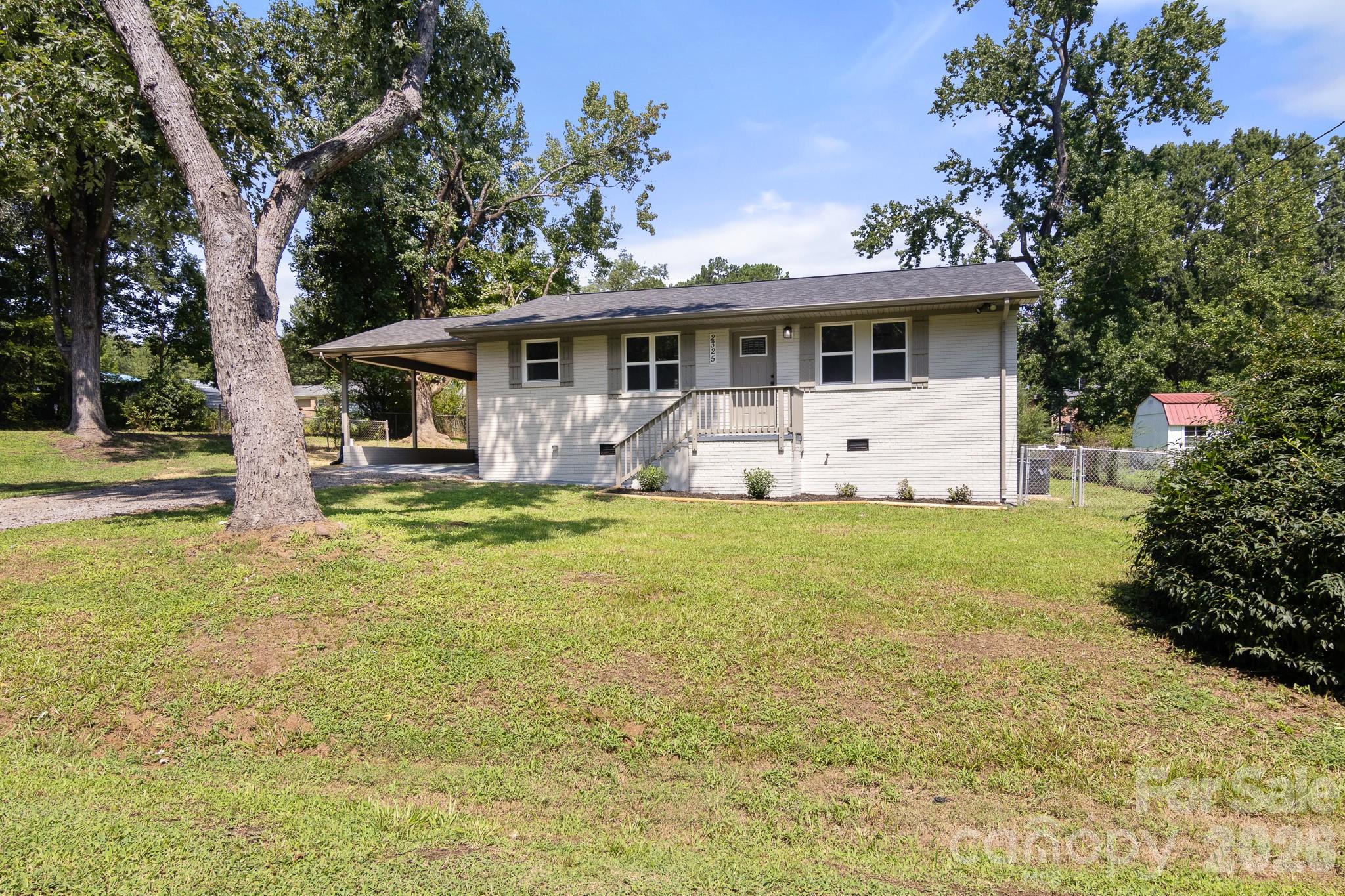 2325 Fowler Street