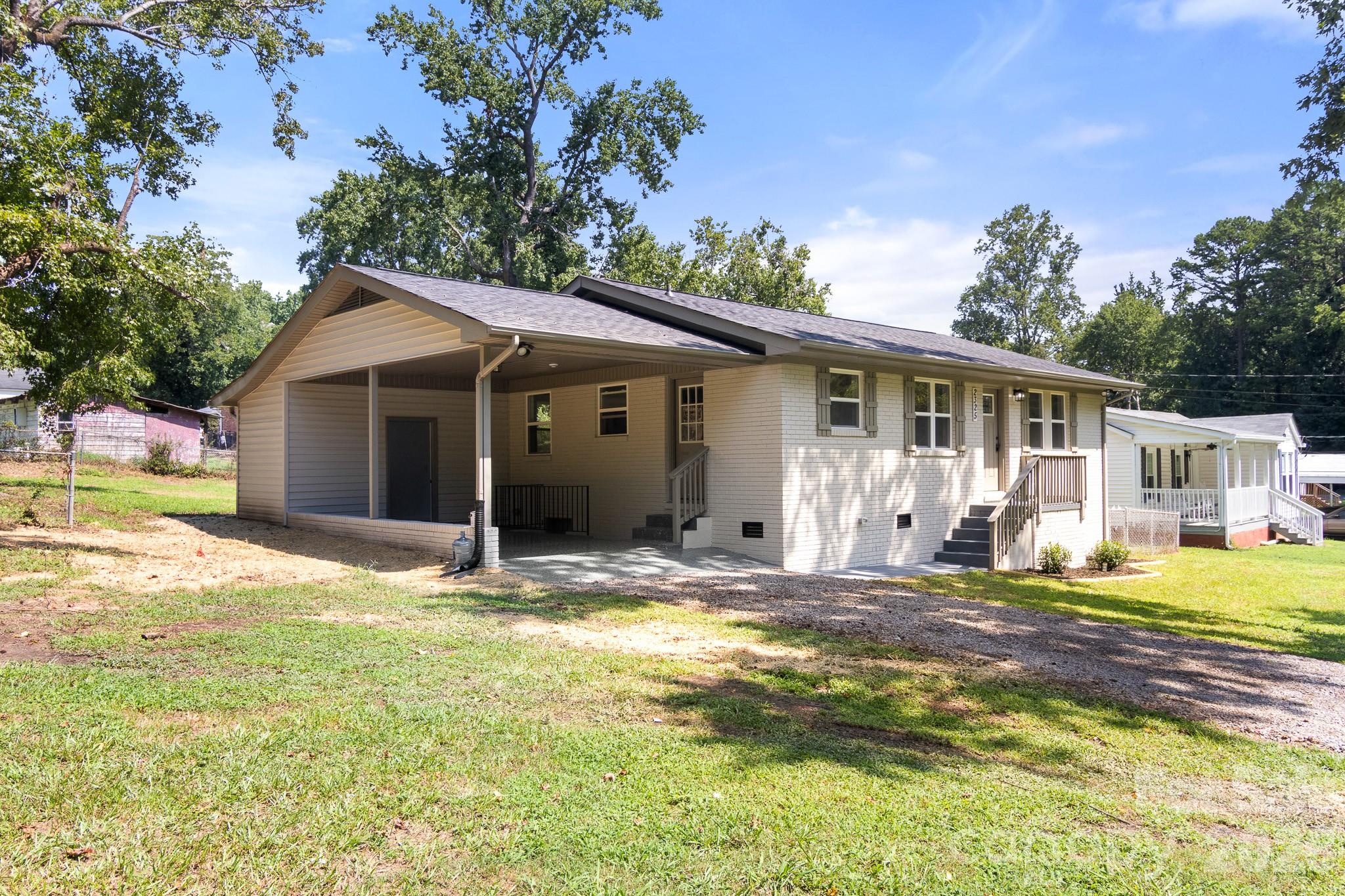 2325 Fowler Street