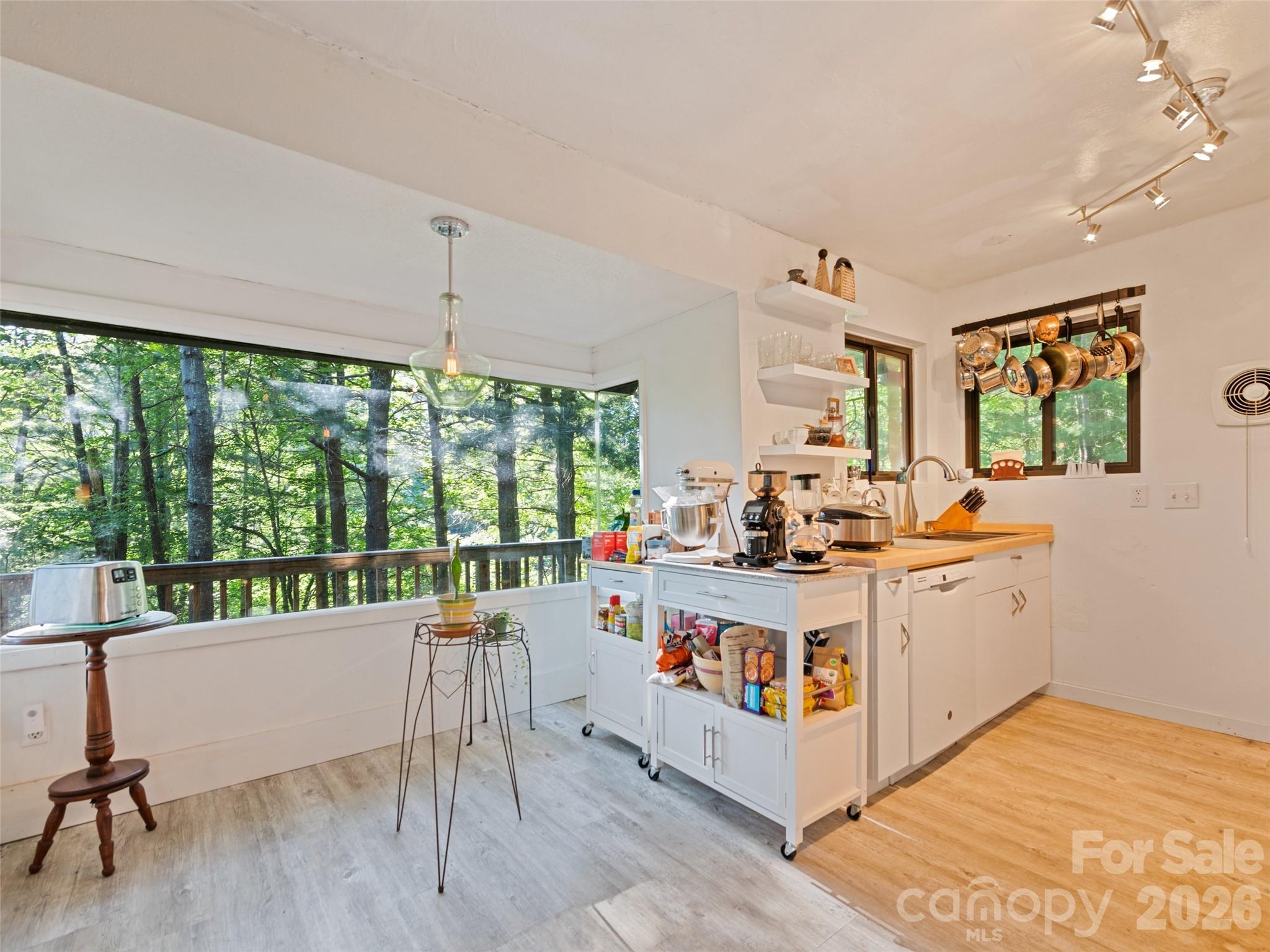 33 Wenlock Way