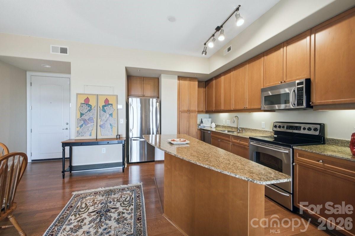 4620 Piedmont Row Drive Unit: 714