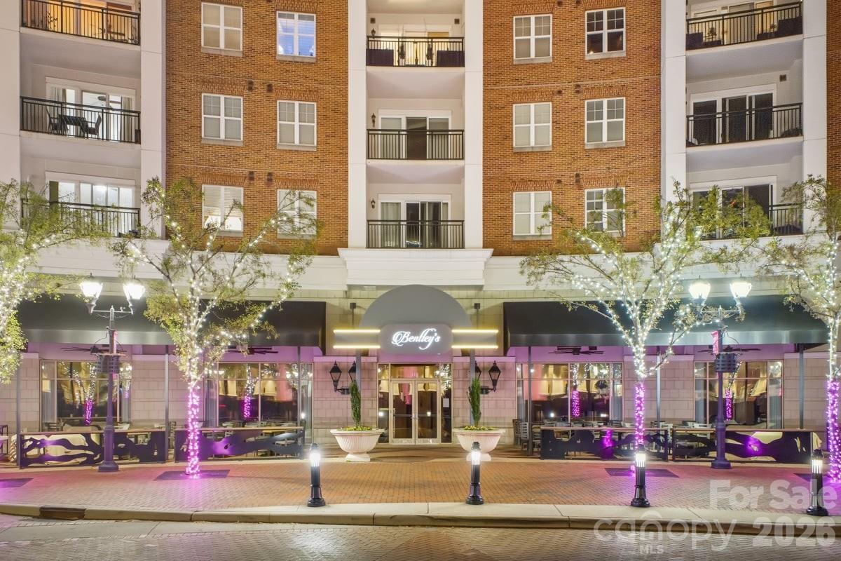 4620 Piedmont Row Drive Unit: 714