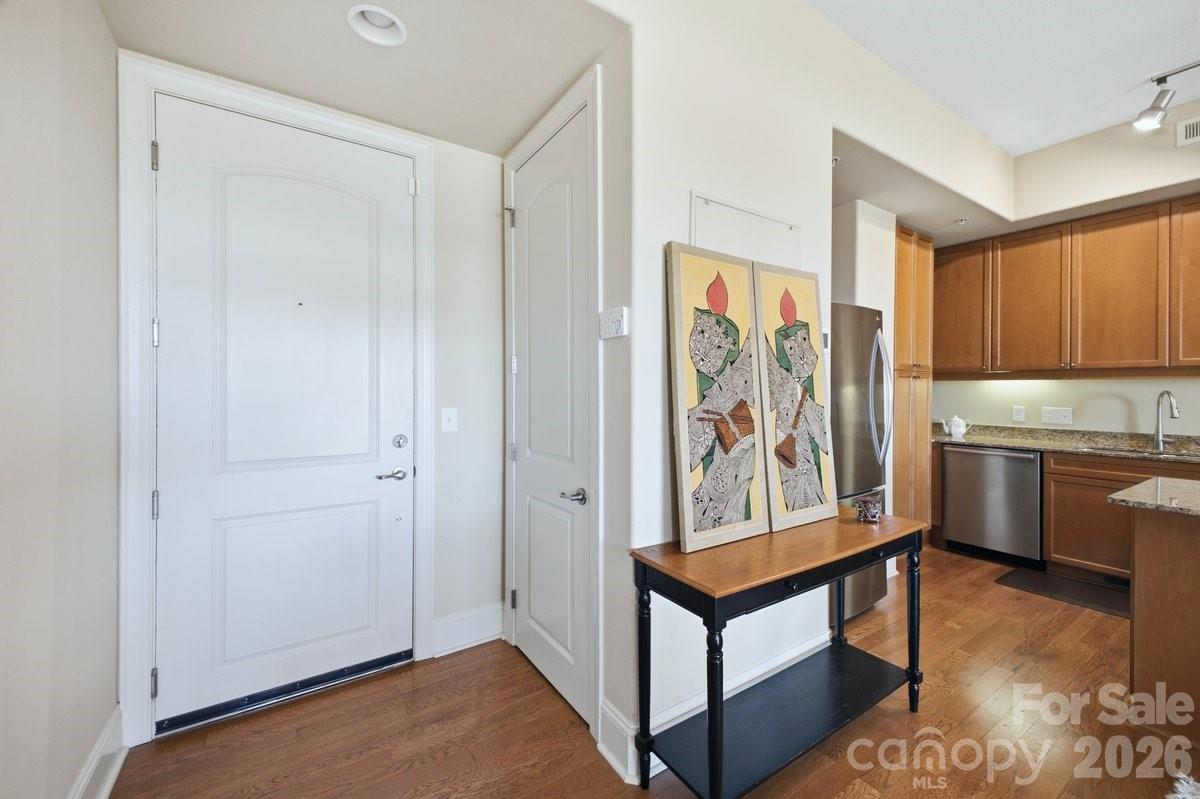 4620 Piedmont Row Drive Unit: 714