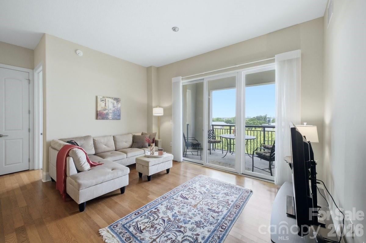 4620 Piedmont Row Drive Unit: 714