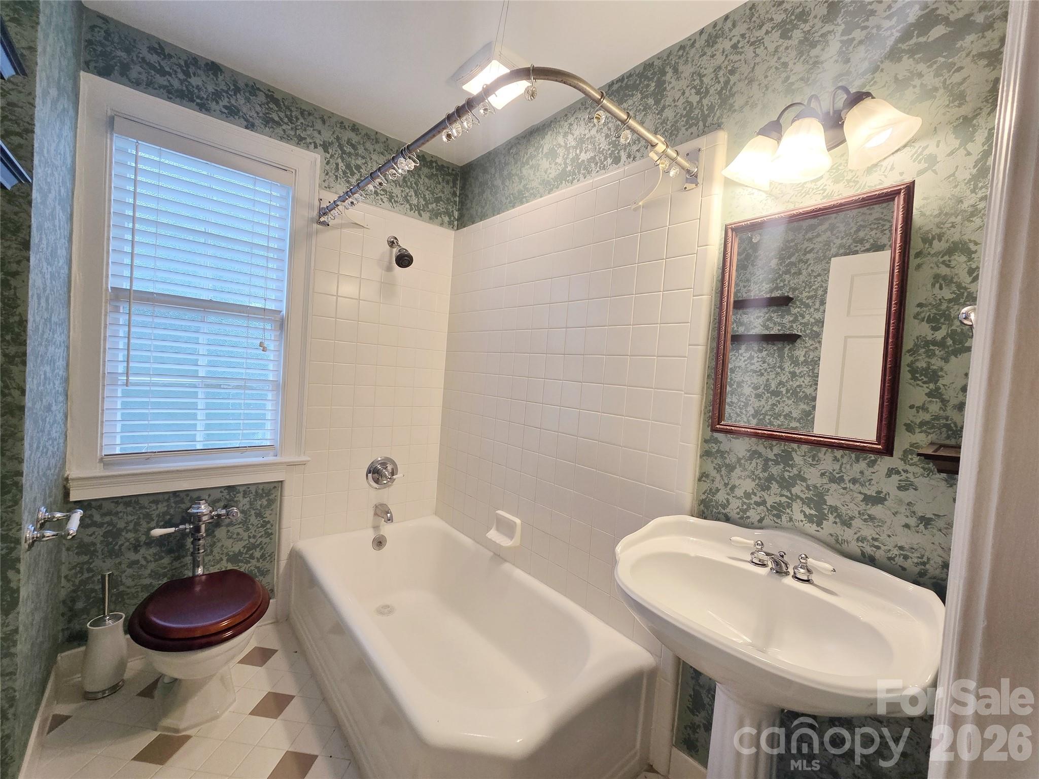 106 Colville Road Unit: 33A