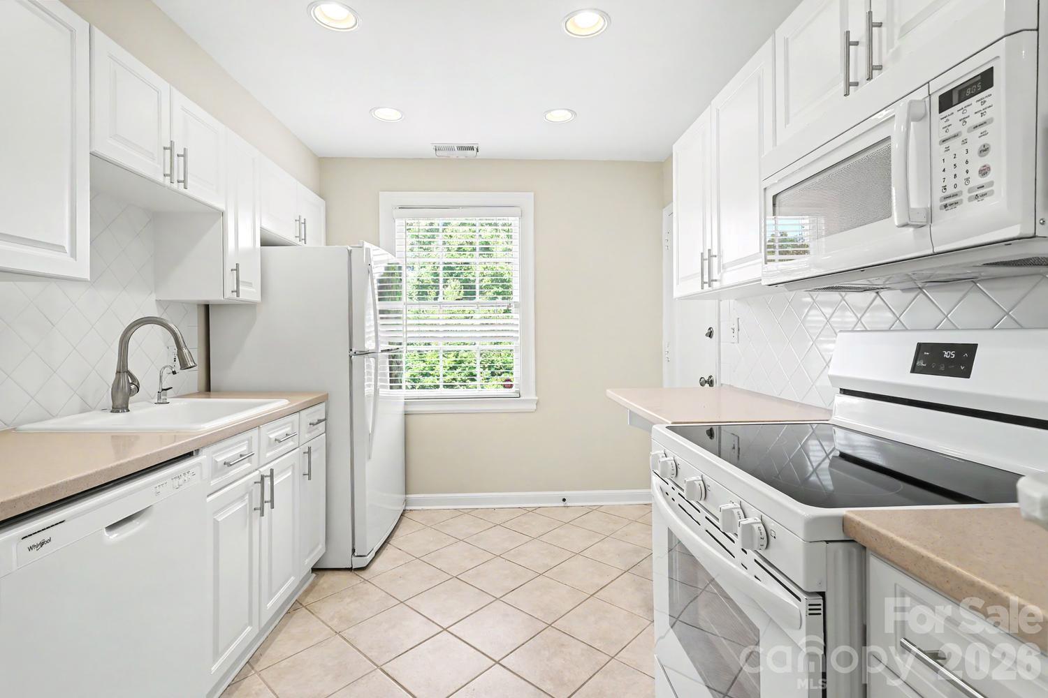 106 Colville Road Unit: 33A