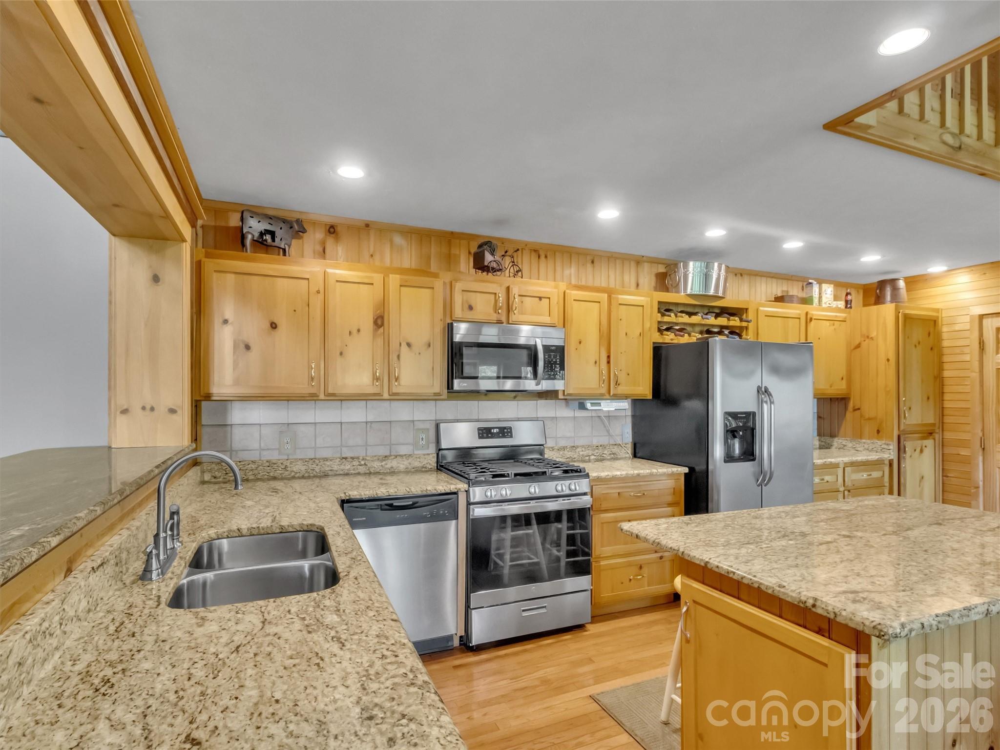 12 Signal Ridge