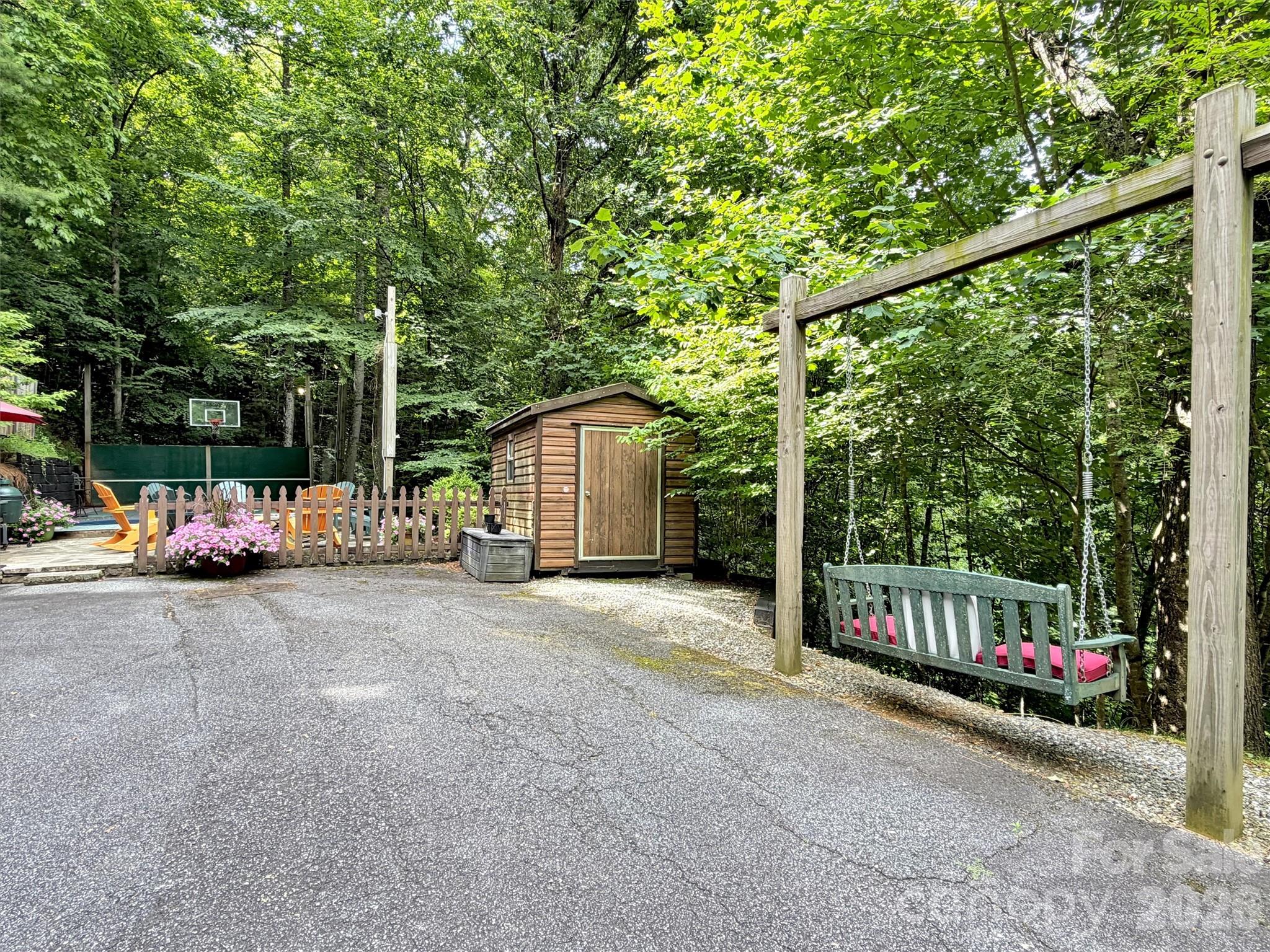12 Signal Ridge
