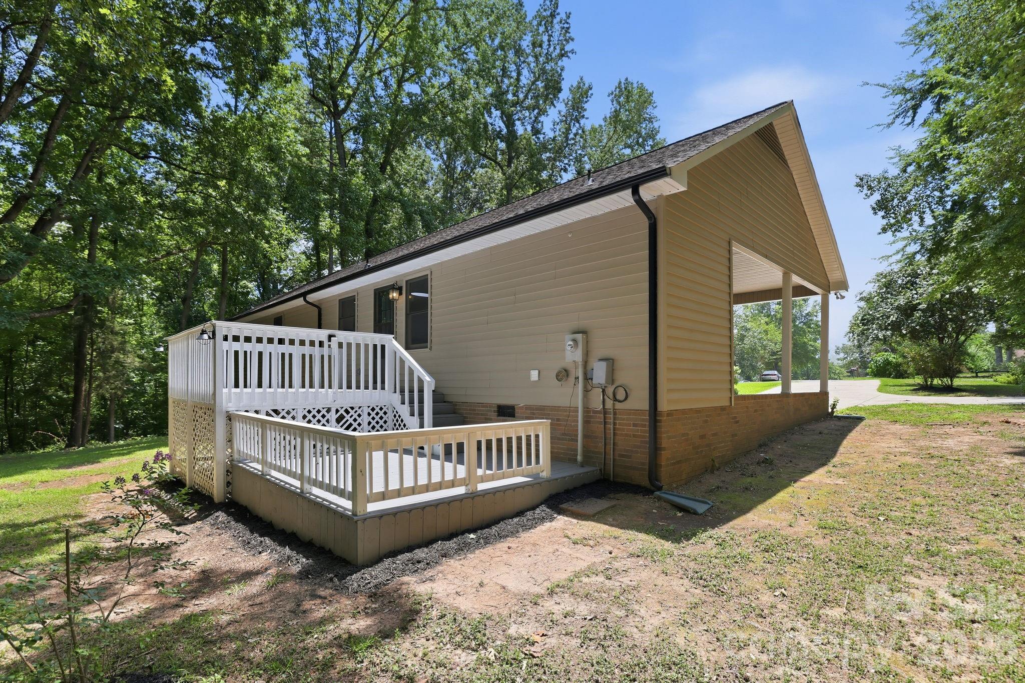 1801 Bridgewood Drive