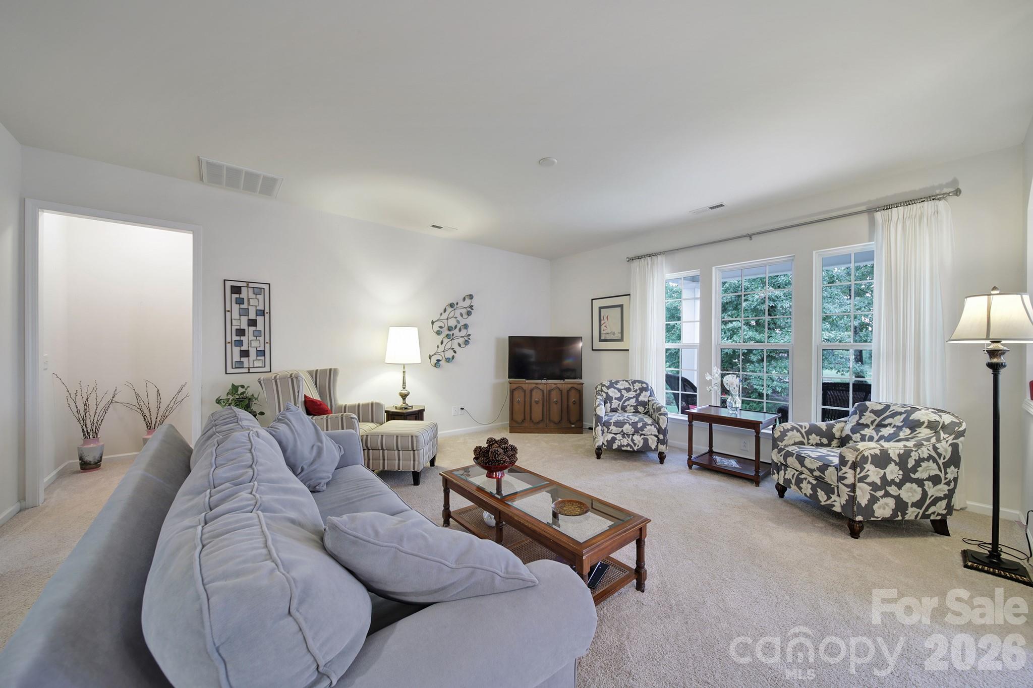 2047 Kennedy Drive